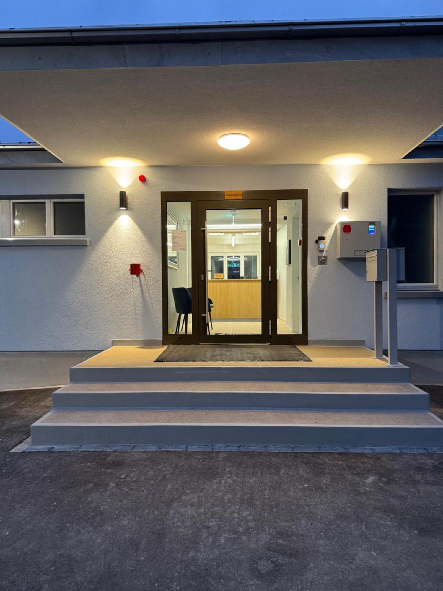 Business Hotel Riverside 더긴겐 외부 사진
